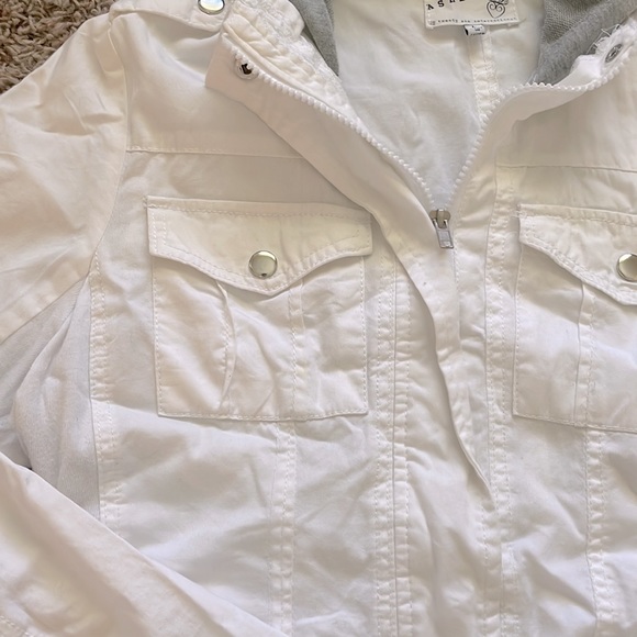 Lightweight zip up jacket with hood - Picture 3 of 4